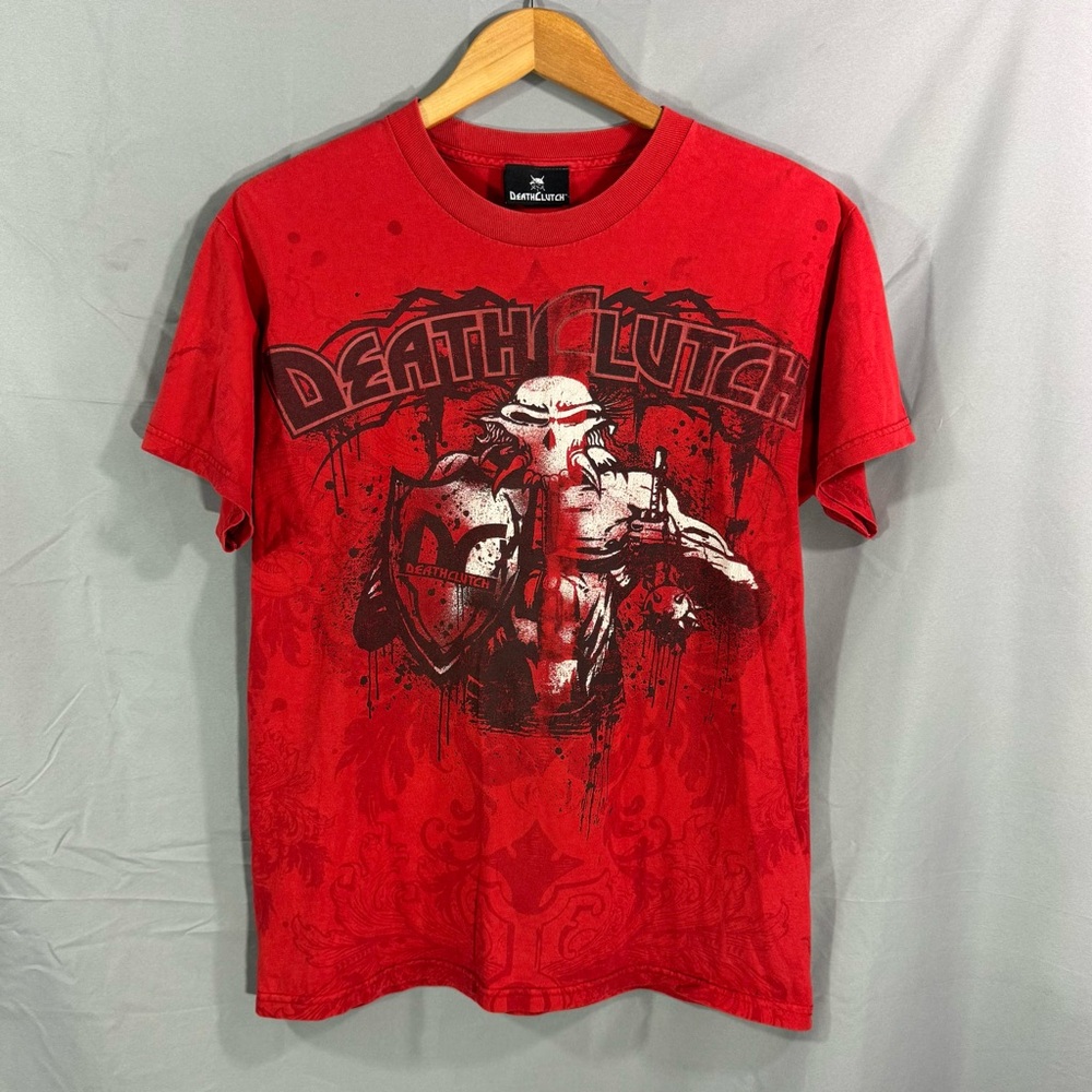 DeathClutch Shirt Mens Large Red Graphic Warrior Shield MMA Graphic Tee DC Y2K